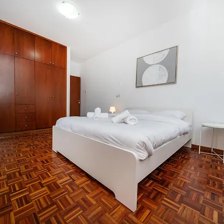 Cozy 3 Bedroom Flat Center Apartmán *