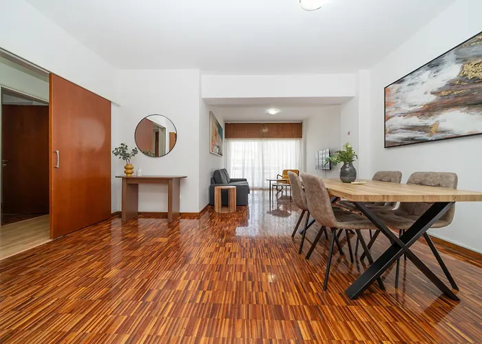 Cozy 3 Bedroom Flat Center