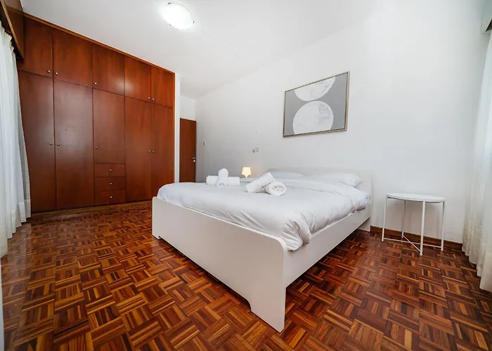 Cozy 3 Bedroom Flat Center Lägenhet *