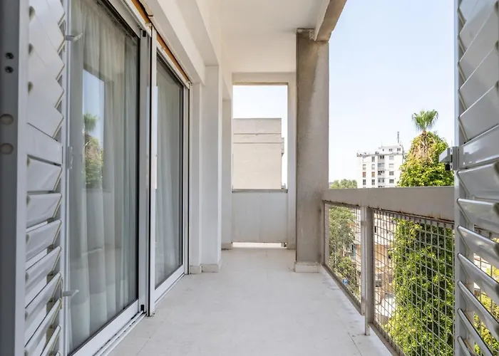 Lägenhet Cozy 3 Bedroom Flat Center Nicosia