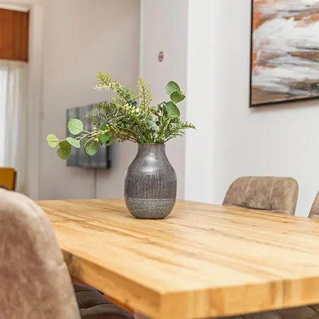 Cozy 3 Bedroom Flat Center