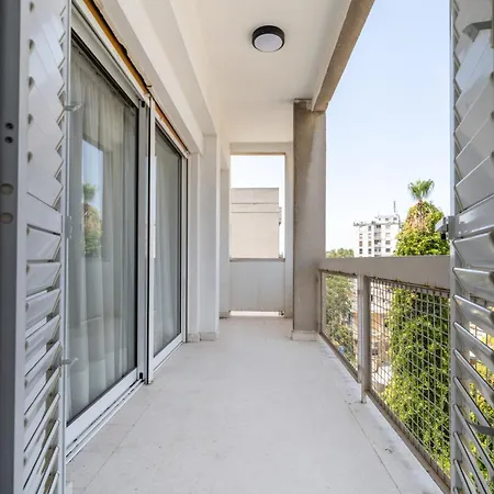 Apartment Cozy 3 Bedroom Flat Center Nikosia