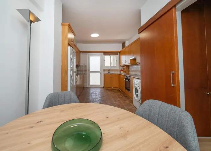 Cozy 3 Bedroom Flat Center アパート ニコシア