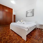 Cozy 3 Bedroom Flat Center Διαμέρισμα *