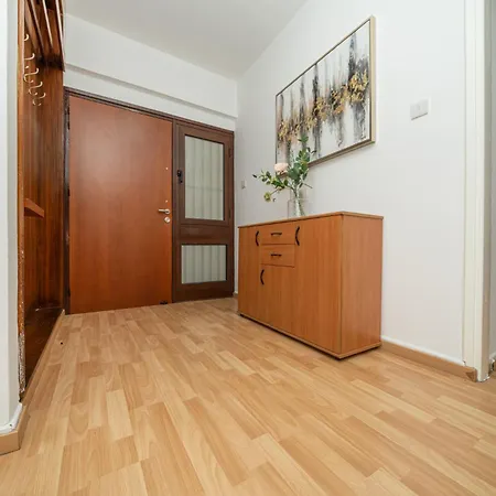 Cozy 3 Bedroom Flat Center Nikozja
