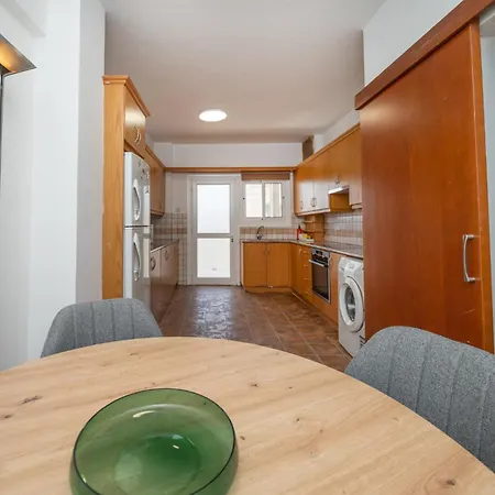 Cozy 3 Bedroom Flat Center Apartament Nikozja
