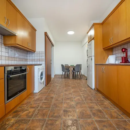 Cozy 3 Bedroom Flat Center * Nikozja