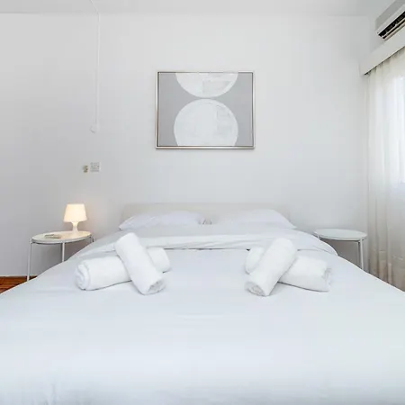 Cozy 3 Bedroom Flat Center Apartament *